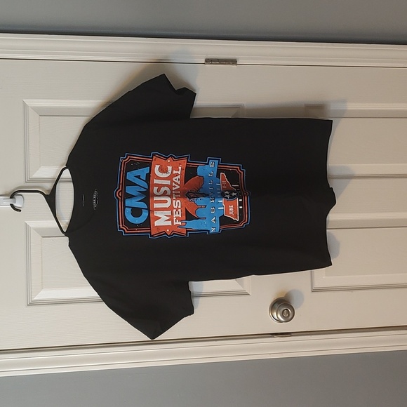 2017 Cma Music Festival Tee - Picture 1 of 4